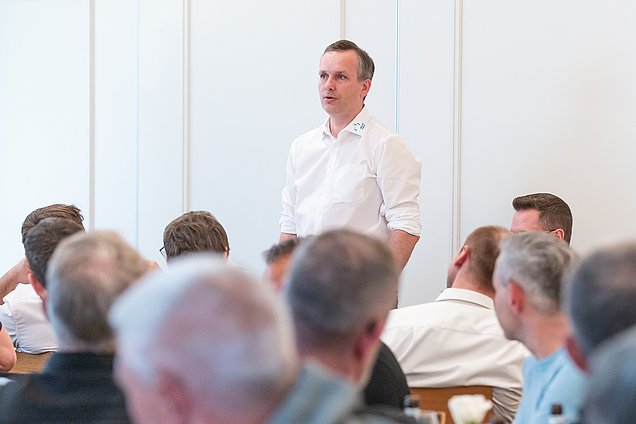 Der neue Präsident Roger Müller bedankt sich für die glanzvolle Wahl