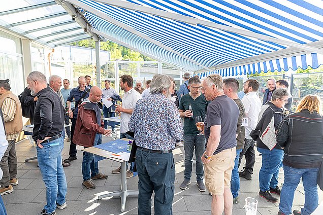 Am Apéro konnte man erste Gespräche führen