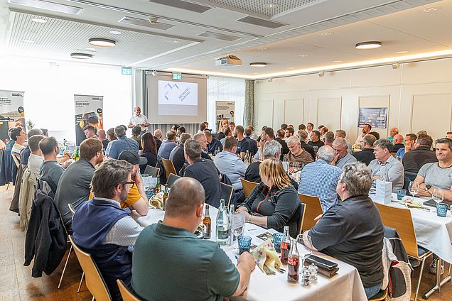 Über 70 Personen sind an der GV dabei